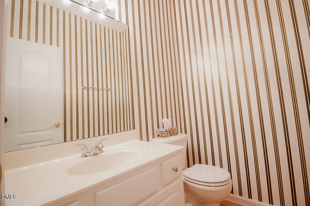 5335 Brandy Bay Road Raleigh, NC 27613 - Photo 17 of 29 Downstairs Hall Bath
