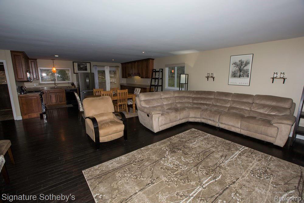 35833 Smithfield Road Farmington, MI 48335 - Photo 6 of 26 Mike_Popso_Sotheby's_Farmington-25.jpg
