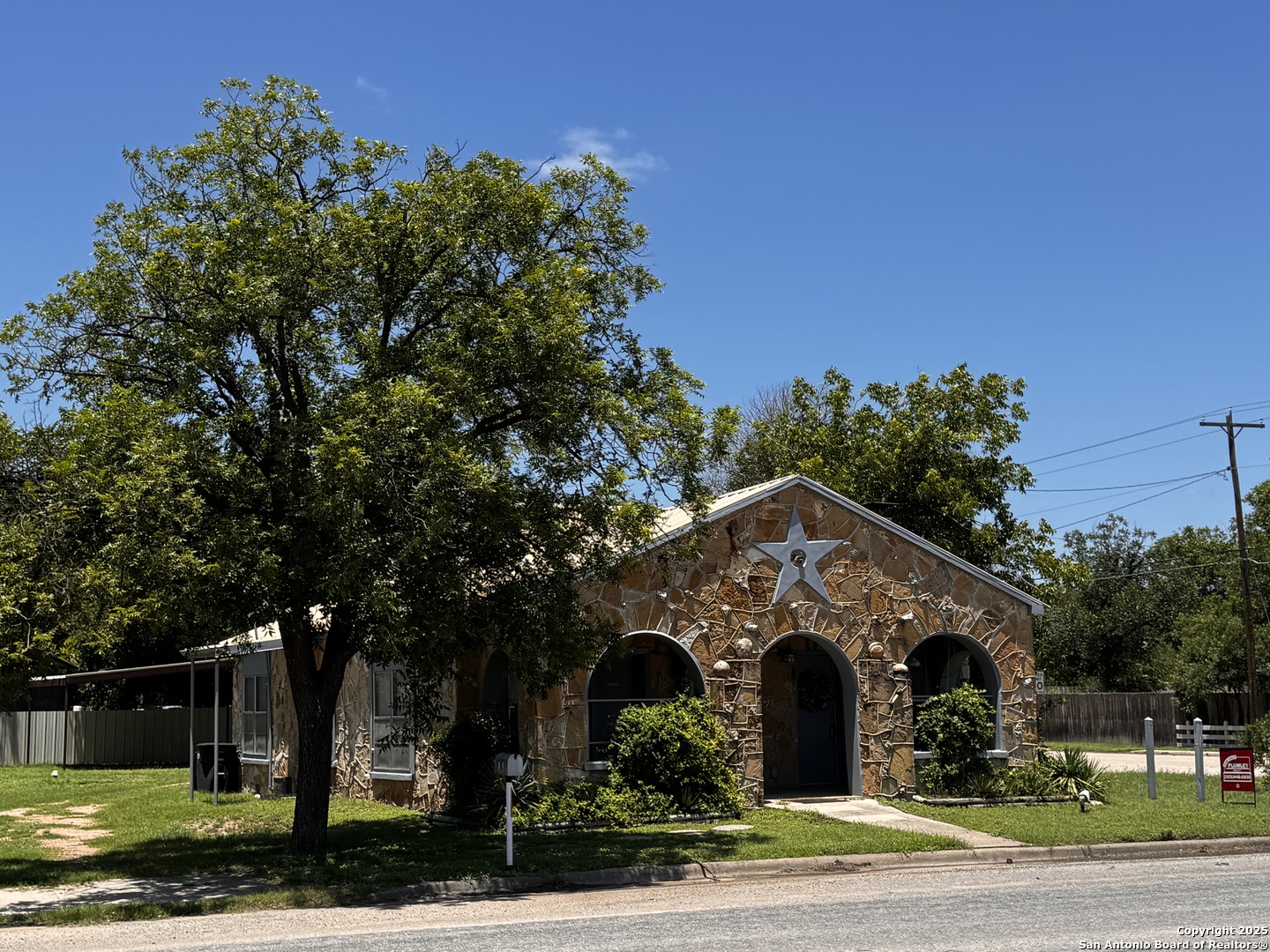 102 11th Junction Junction, TX 76849 - Photo 2 of 10 Gallery Image 2