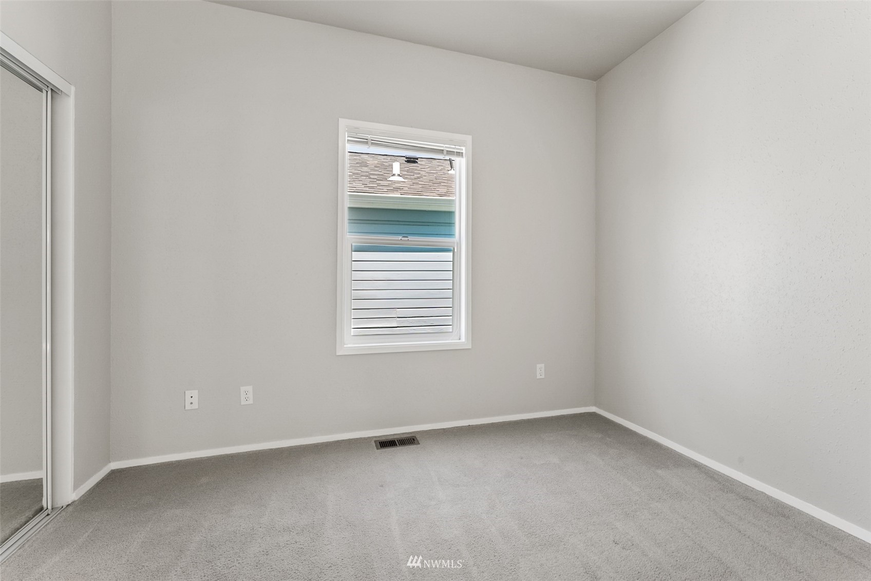 1234 South State Street Tacoma, WA 98405 - Photo 13 of 26 a view of an empty room with a window
