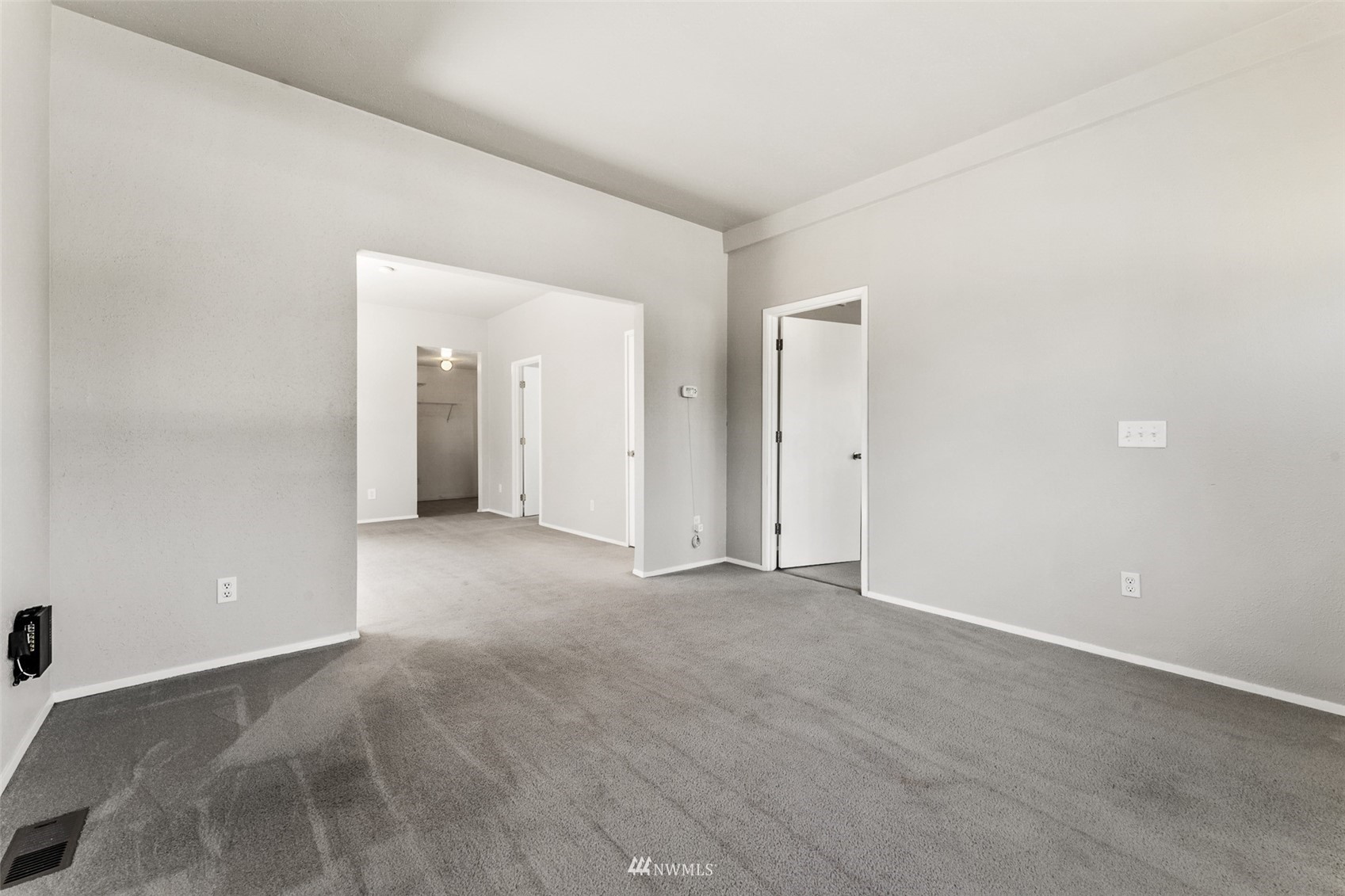 1234 South State Street Tacoma, WA 98405 - Photo 4 of 26 a view of an empty room