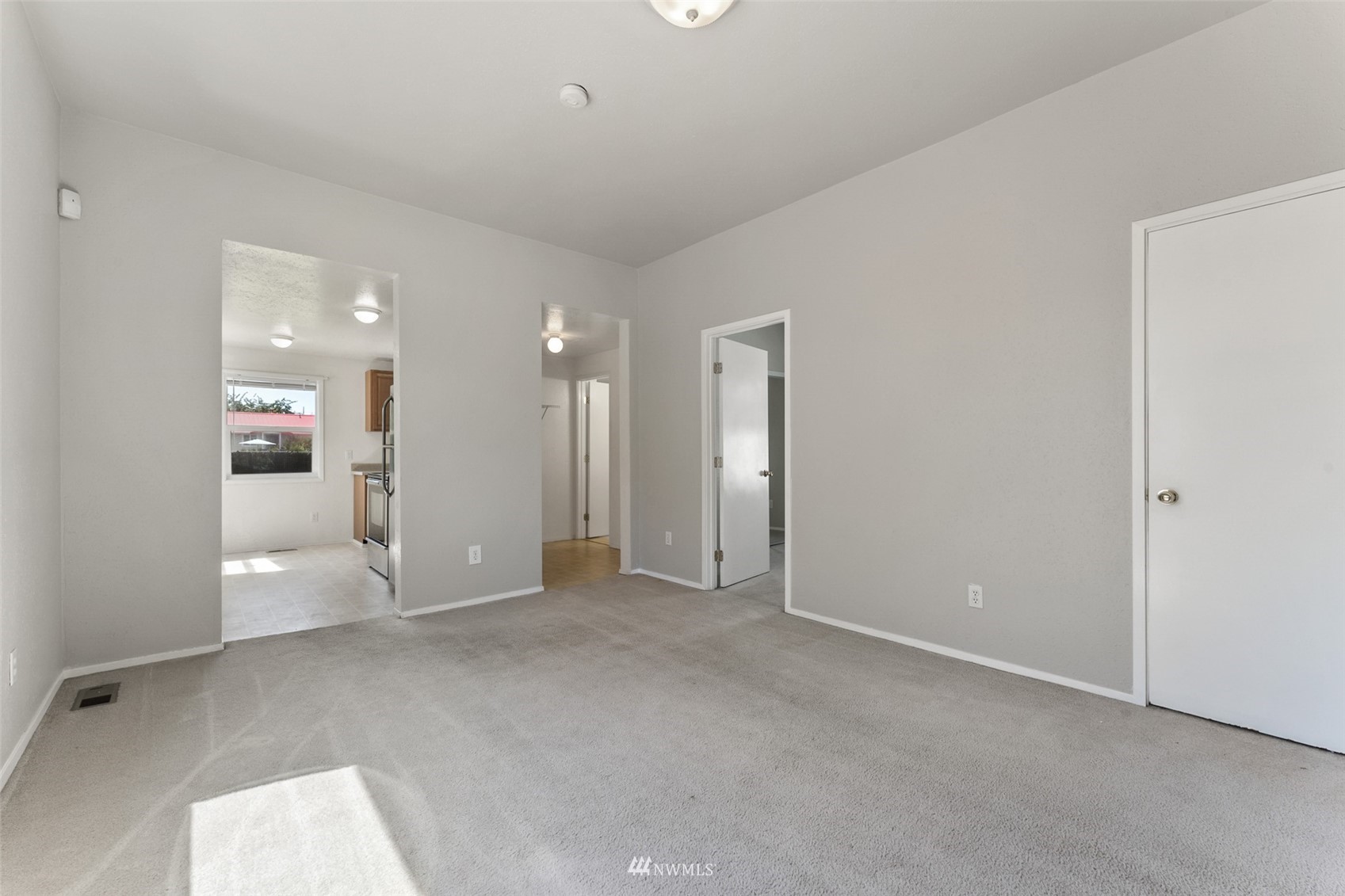 1234 South State Street Tacoma, WA 98405 - Photo 9 of 26 an empty room with a bathroom