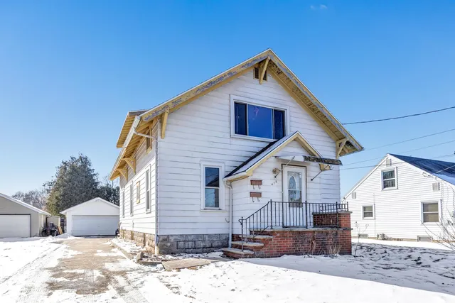 $255,000 | 415 East Maple Street, Appleton, WI 54915
