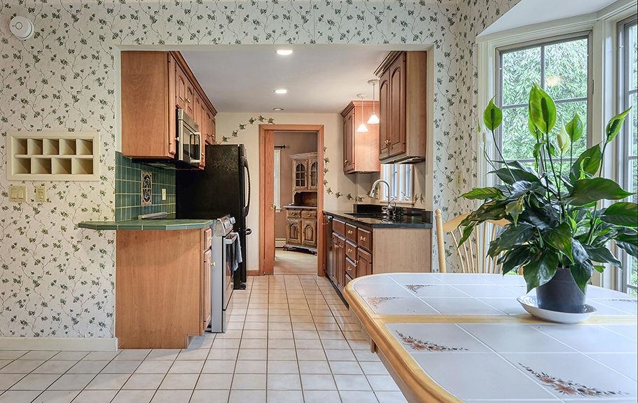 162 Hurricane Road Keene, NH 03431 - Photo 8 of 40