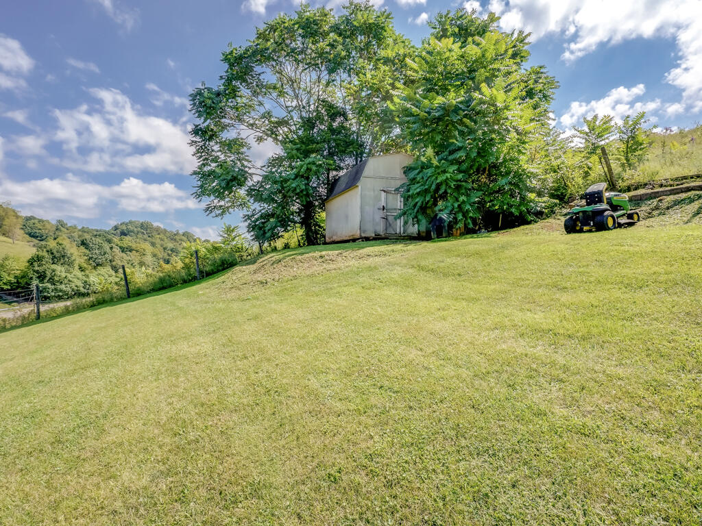 12282 New Garden Road Honaker, VA 24260 - Photo 13 of 47 12282 New Garden Rd MLS014