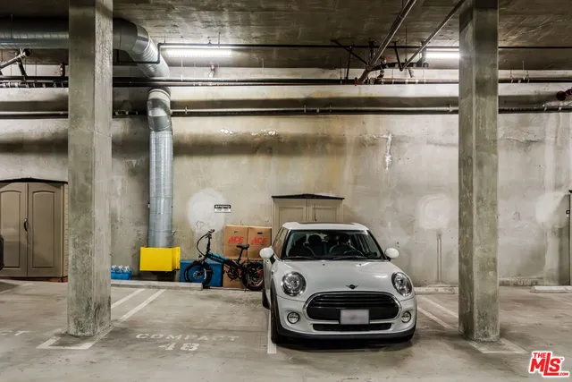 $889,000 | 1912 Broadway, Unit 205, Santa Monica, CA 90404