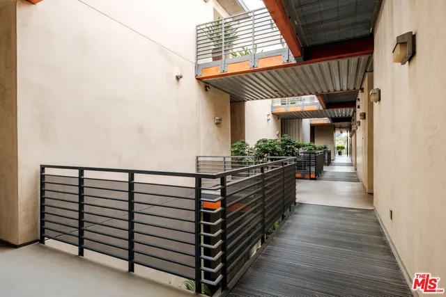 $889,000 | 1912 Broadway, Unit 205, Santa Monica, CA 90404