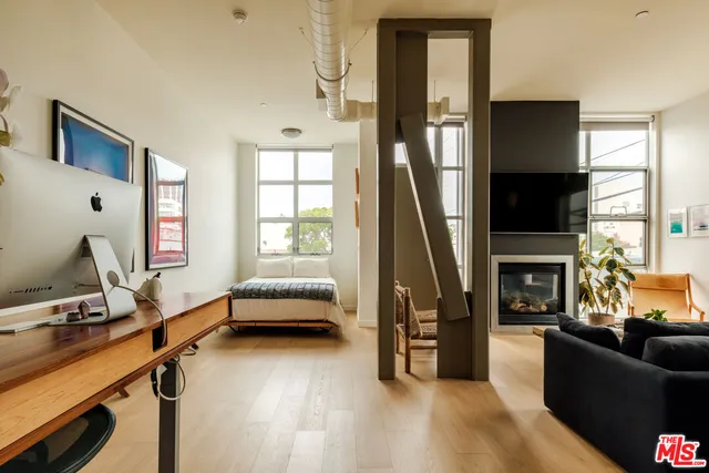 $889,000 | 1912 Broadway, Unit 205, Santa Monica, CA 90404