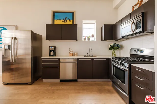 $889,000 | 1912 Broadway, Unit 205, Santa Monica, CA 90404