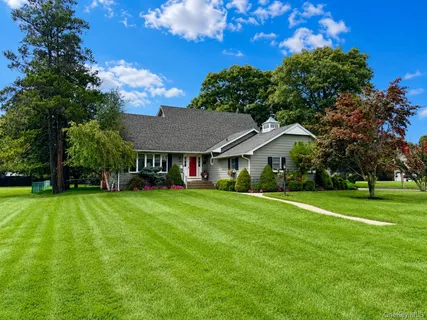 $699,000 | 302 Maple Avenue, Patchogue, NY 11772
