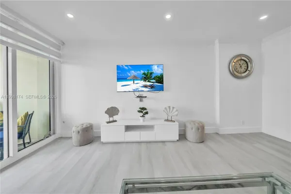 $3,200 | 2501 South Ocean Drive, Unit PH38(SEPTEMBER 7), Hollywood, FL 33019