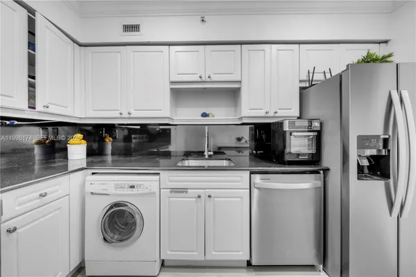 $3,200 | 2501 South Ocean Drive, Unit PH38(SEPTEMBER 7), Hollywood, FL 33019