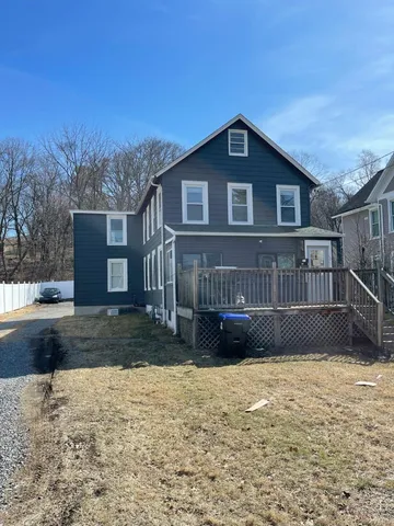 $2,050 | 215 North Hamilton Street, Unit 2, Poughkeepsie, NY 12601