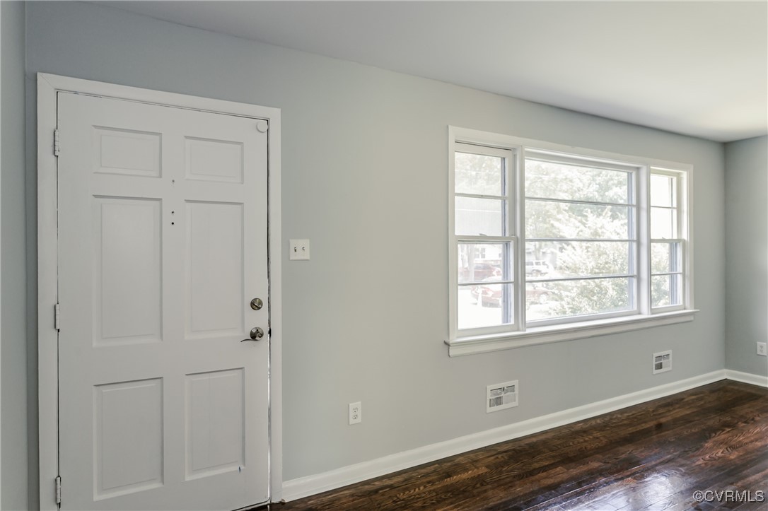 5221 Germain Road Richmond, VA 23224 - Photo 4 of 35 Gallery Image 4