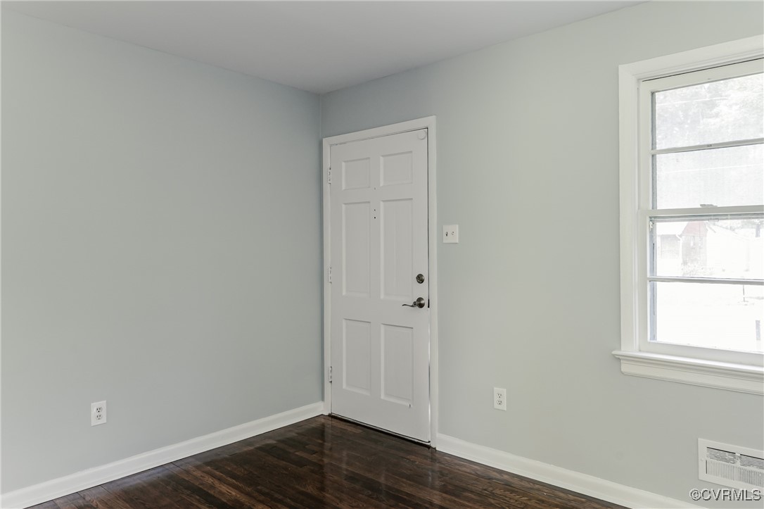 5221 Germain Road Richmond, VA 23224 - Photo 5 of 35 Gallery Image 5