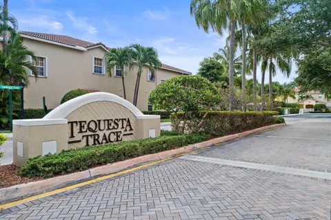 $349,500 | 105 Lighthouse Circle, Unit J, Tequesta, FL 33469
