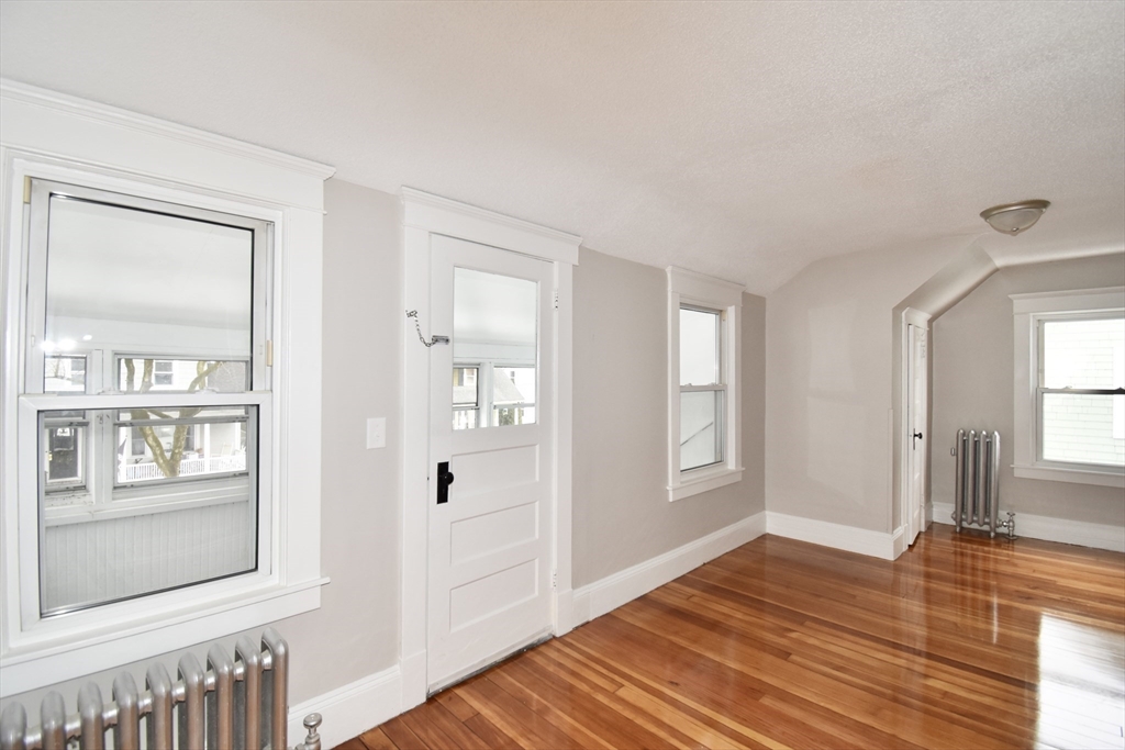 34 Castle Street Springfield, MA 01118 - Photo 26 of 39