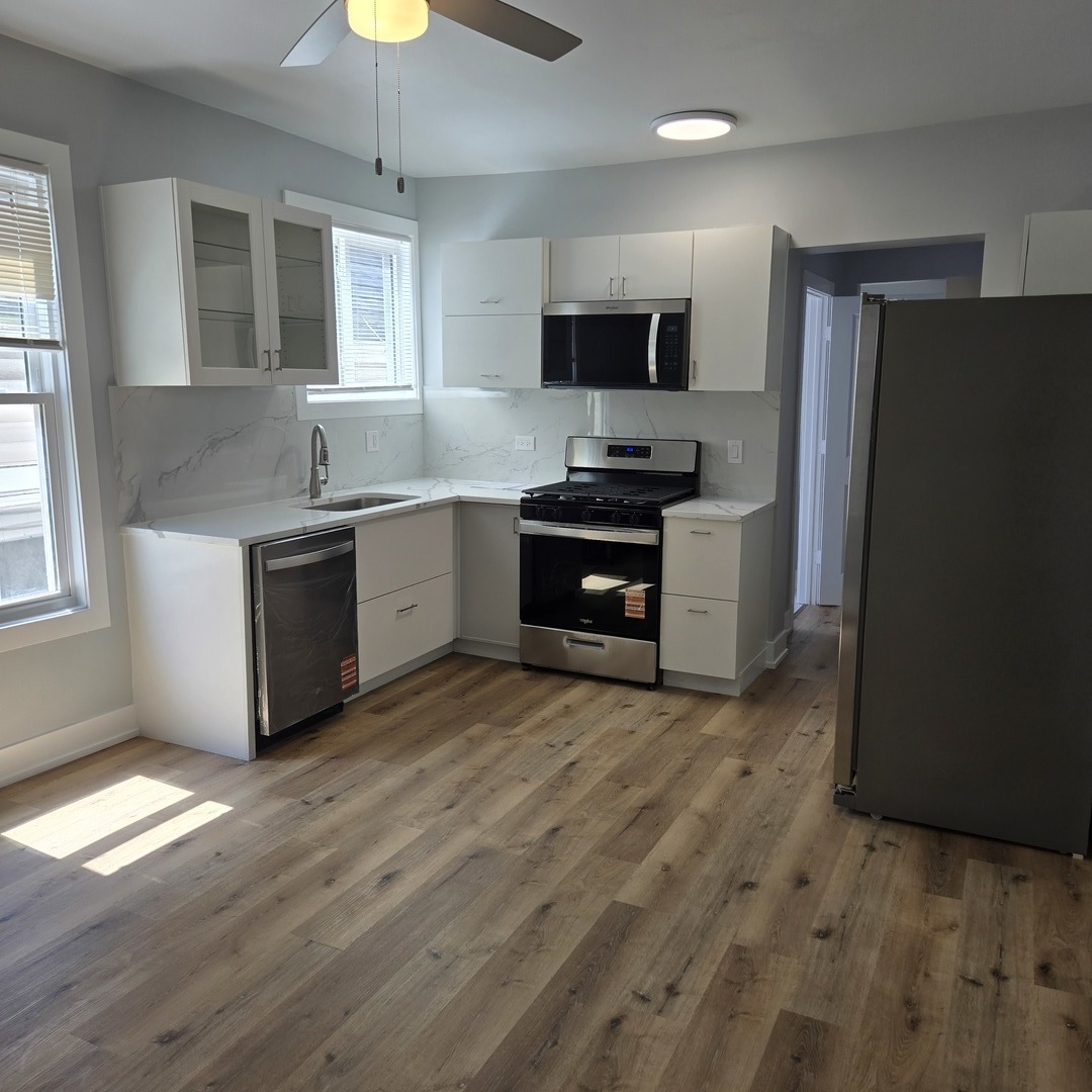 4137 North Bernard Street, Unit 2 Chicago, IL 60618 - Photo 2 of 10