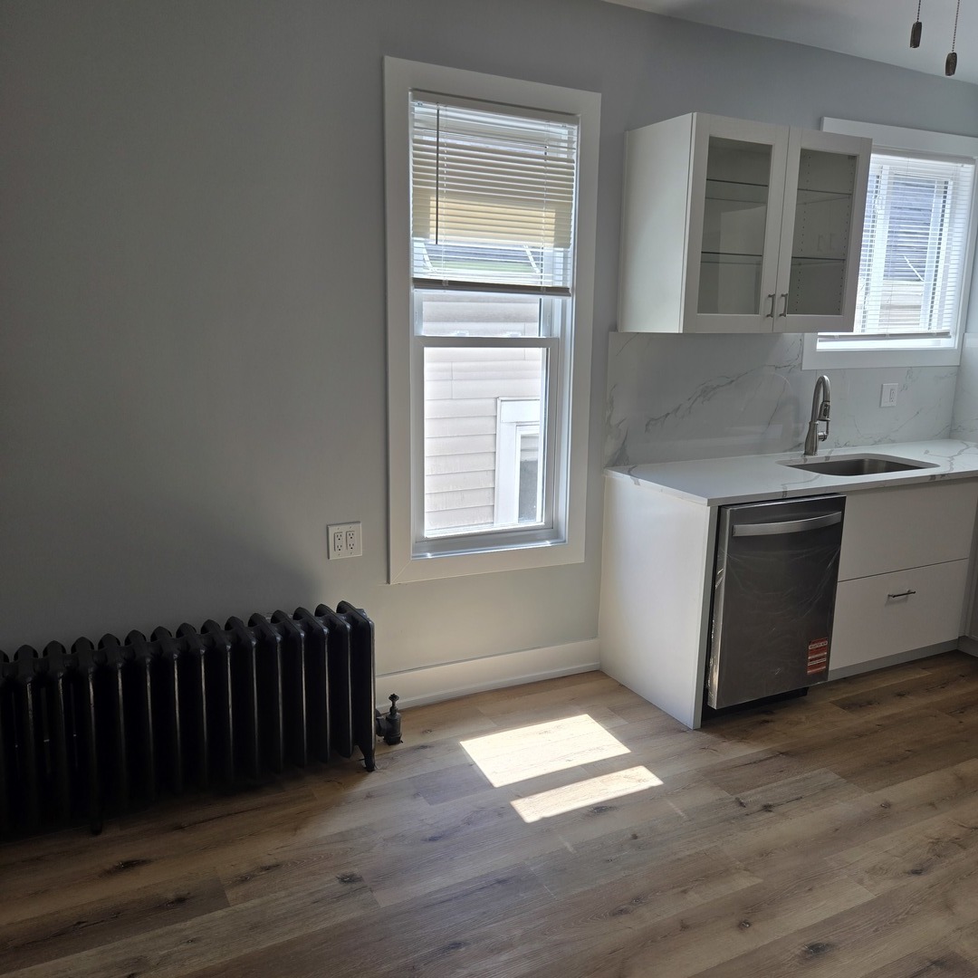 4137 North Bernard Street, Unit 2 Chicago, IL 60618 - Photo 4 of 10