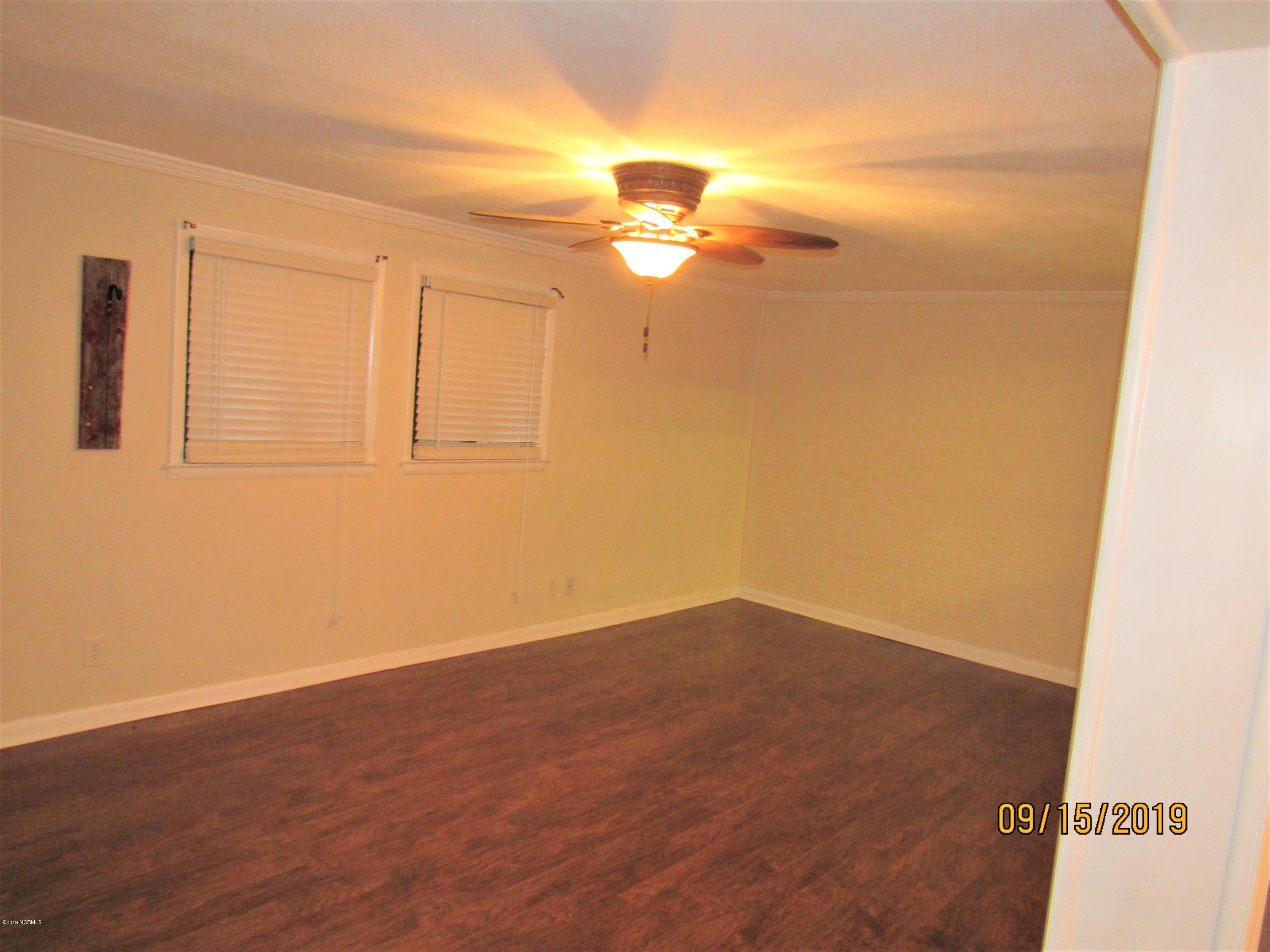 234 Country Club Road Whiteville, NC 28472 - Photo 12 of 23 IMG_5573