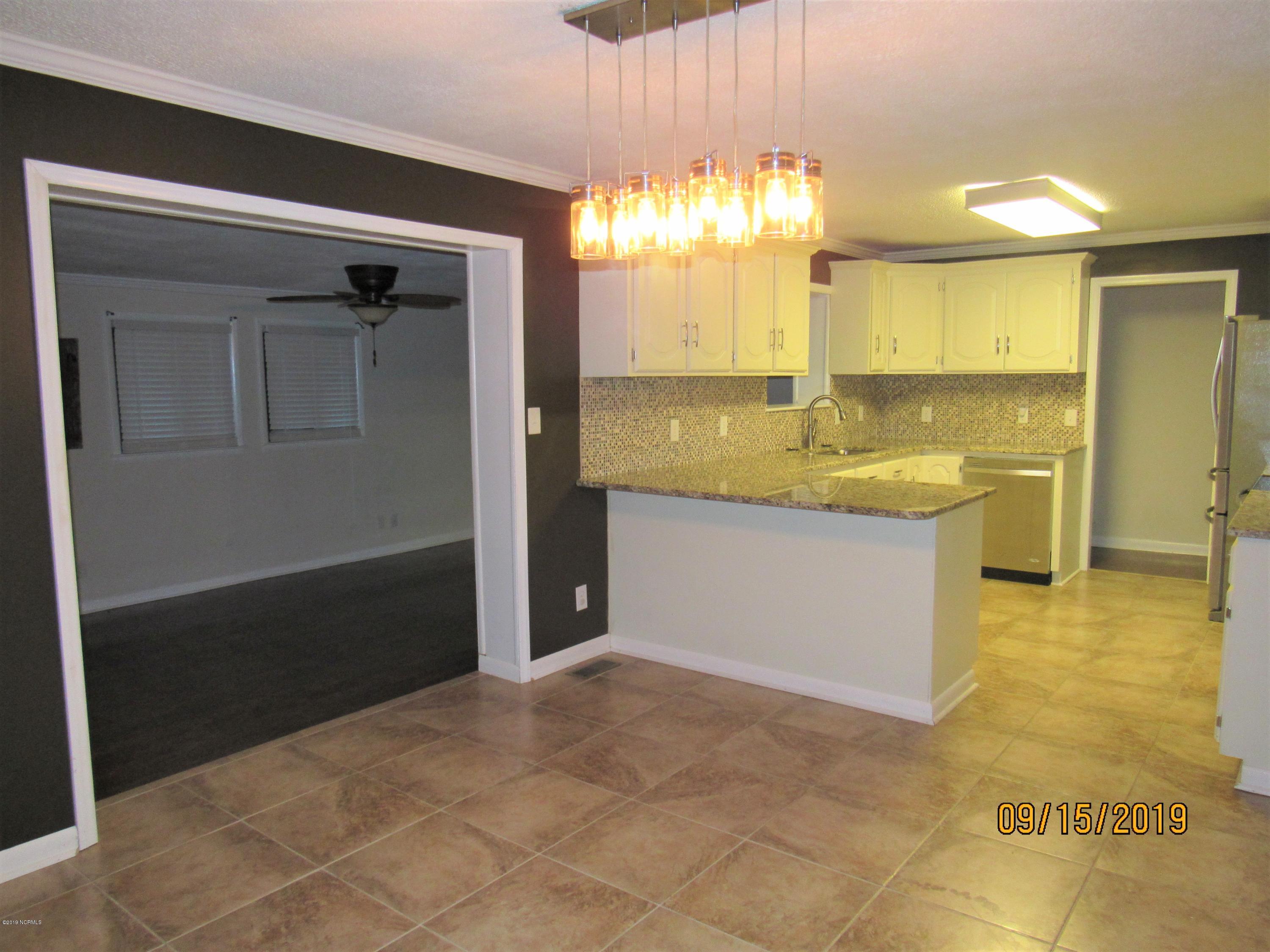 234 Country Club Road Whiteville, NC 28472 - Photo 13 of 23 IMG_5548