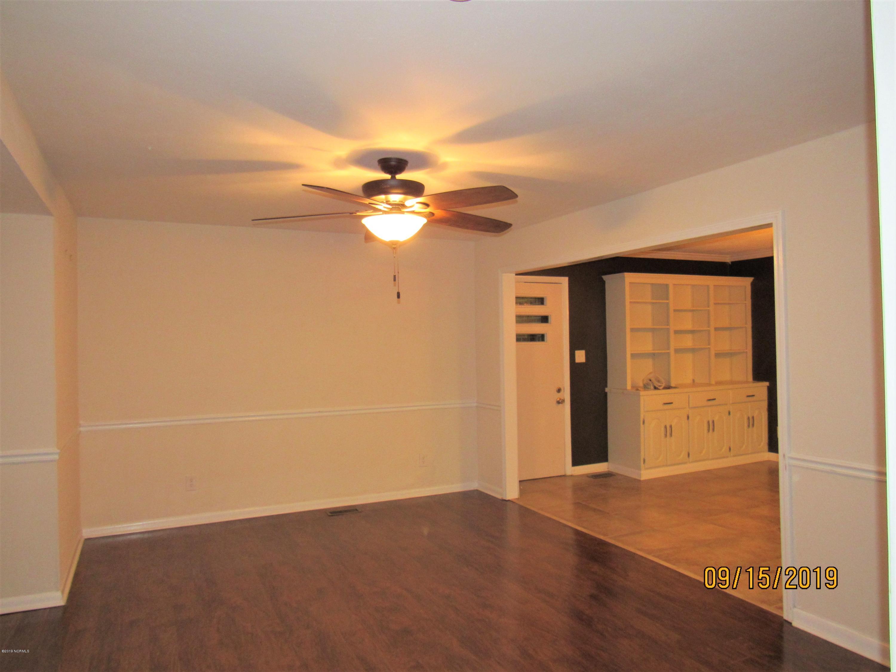 234 Country Club Road Whiteville, NC 28472 - Photo 3 of 23 IMG_5542