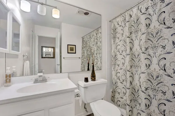 $199,900 | 725 West Huntington Commons Road, Unit 416, Mount Prospect, IL 60056