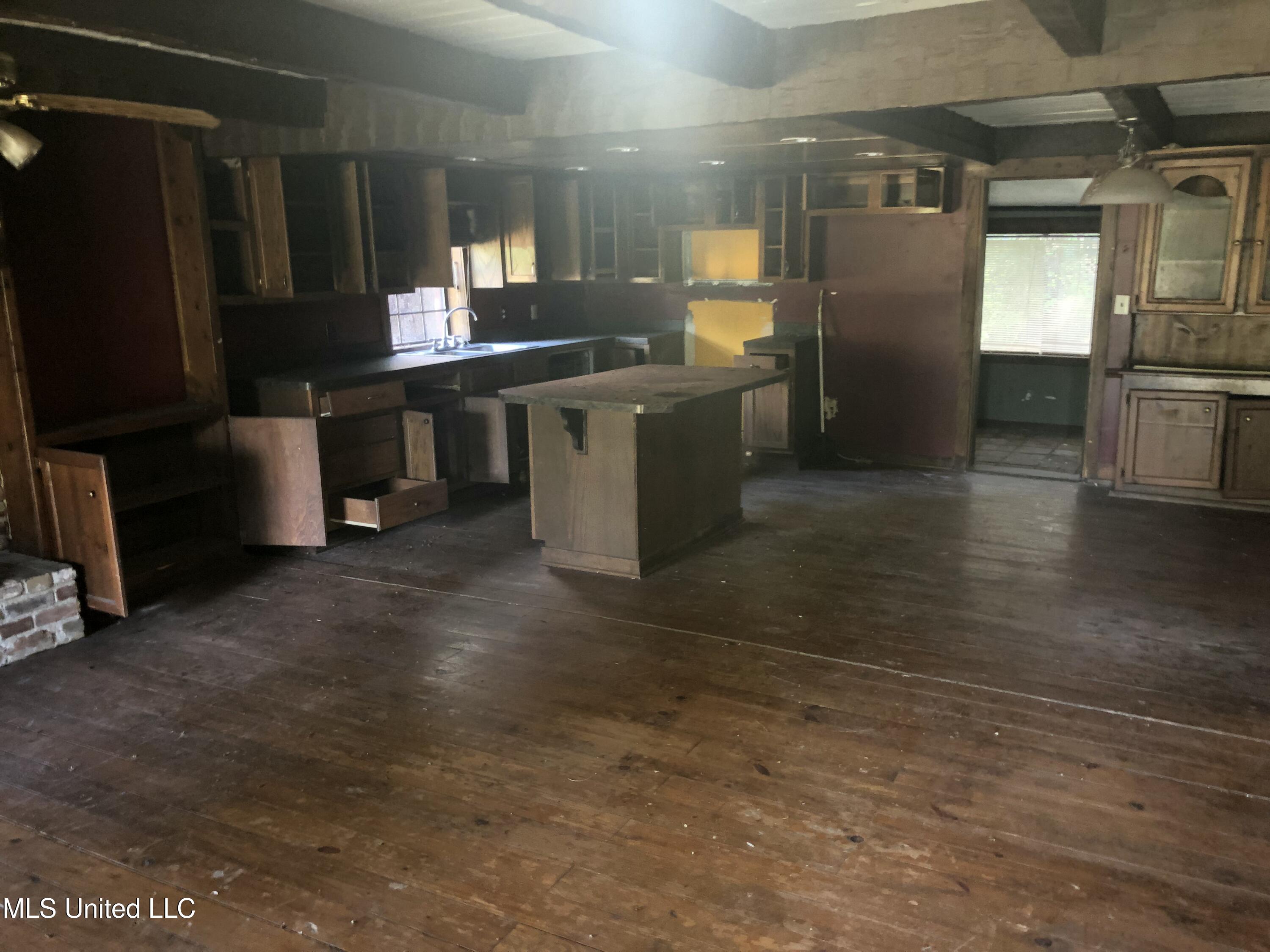 4080 Lake Road Jackson, MS 39212 - Photo 7 of 25 Lake rd-7 - Copy (2)