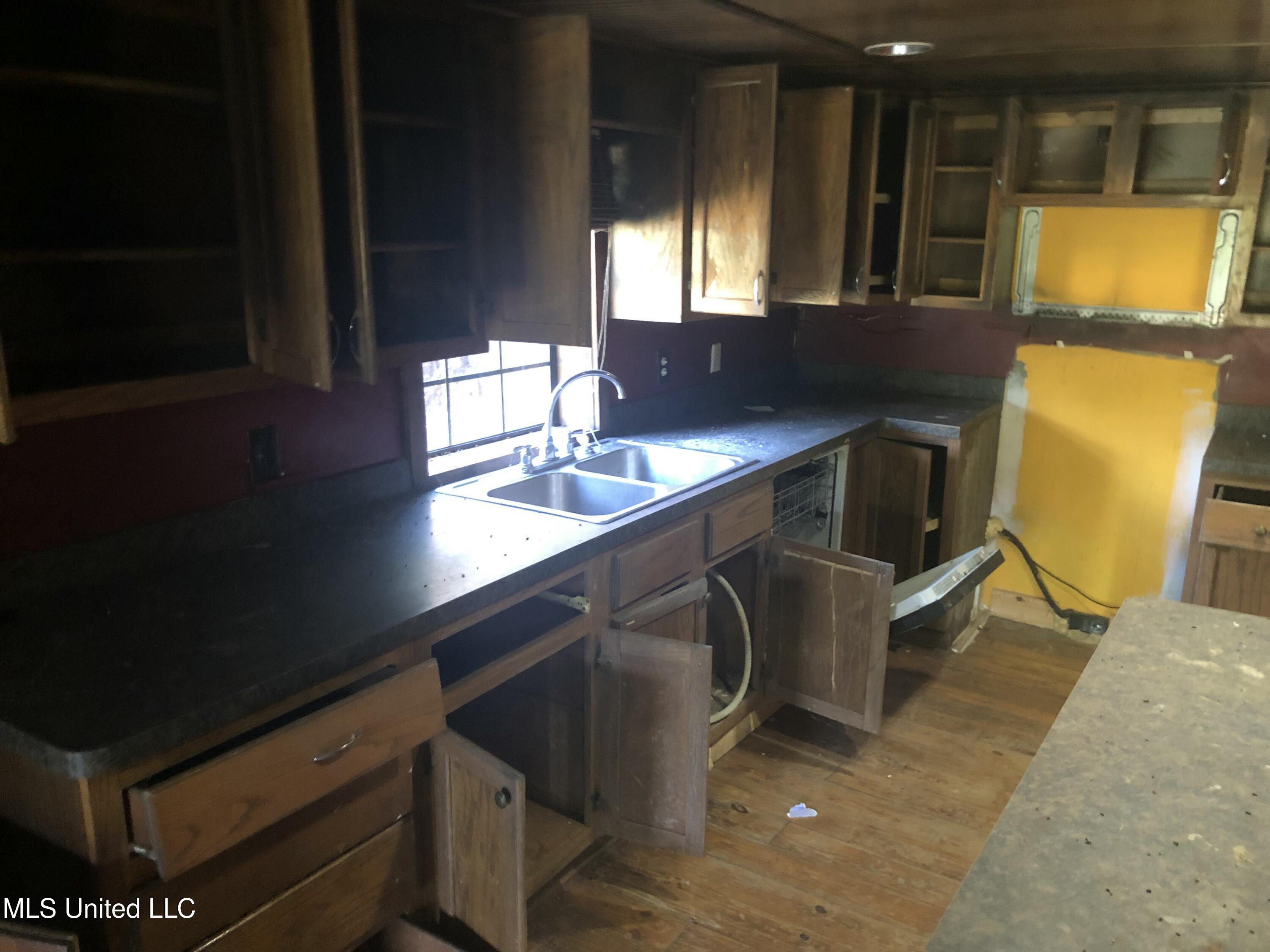 4080 Lake Road Jackson, MS 39212 - Photo 10 of 25 Lake rd-10 - Copy (2)