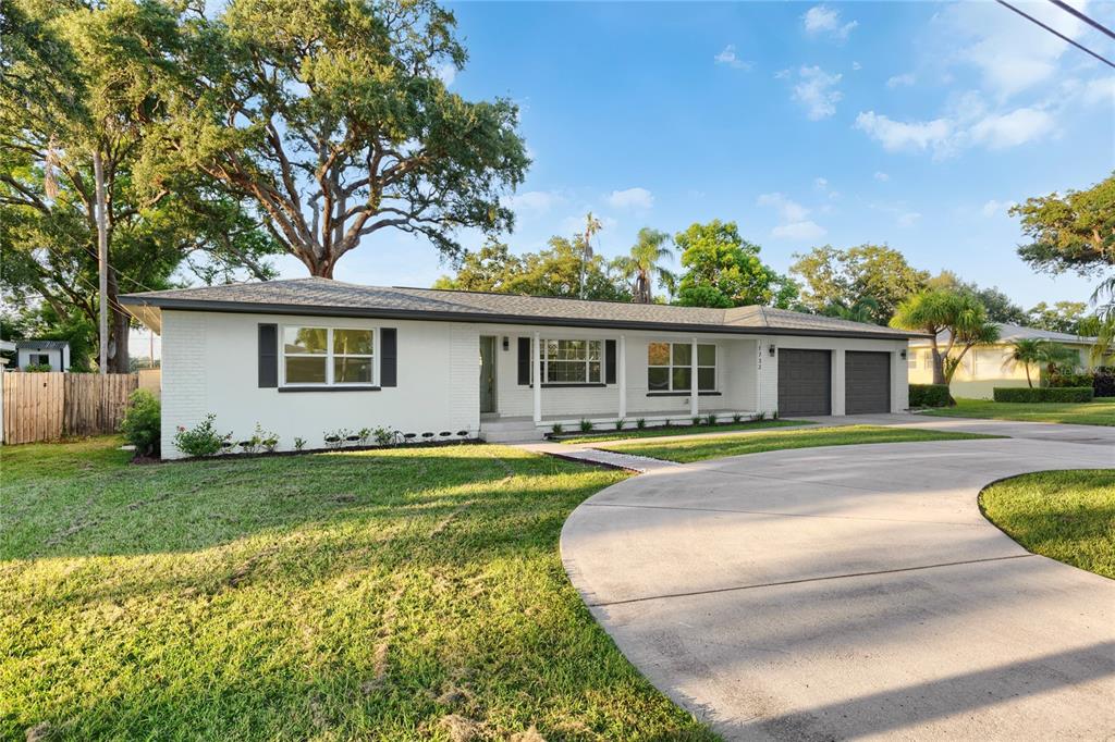 1732 Lakeview Road Clearwater, FL 33756 - Photo 3 of 38 Gallery Image 3