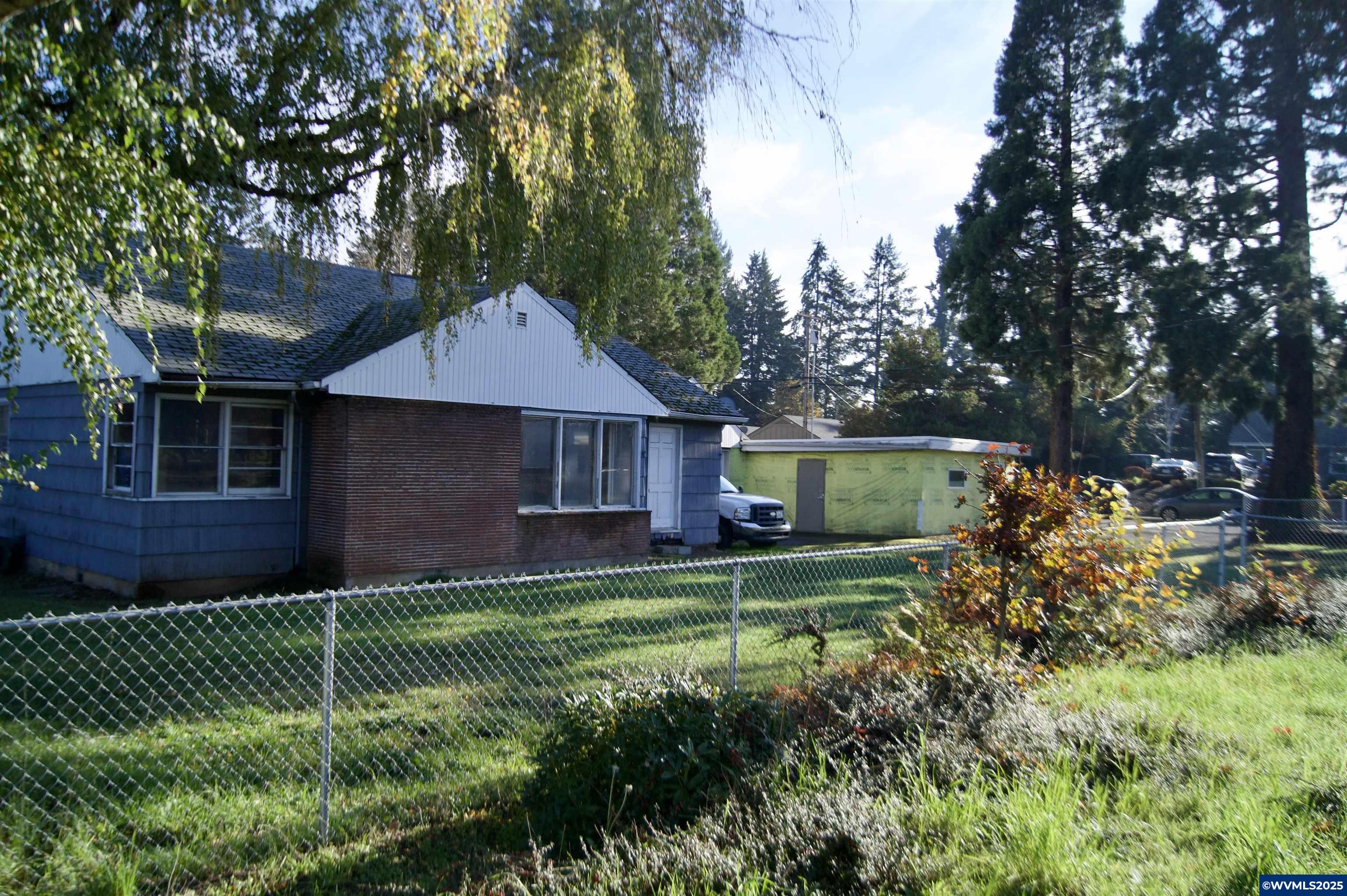 4192 Liberty Road South Salem, OR 97302 - Photo 4 of 35 Gallery Image 4