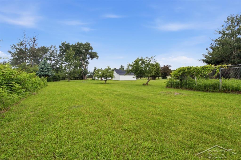 2735 West Isabella Road Midland, MI 48640 - Photo 5 of 24 50212785-aa8e9ba2-c353-4c12-a74f-feb42ece2fe3.JPG