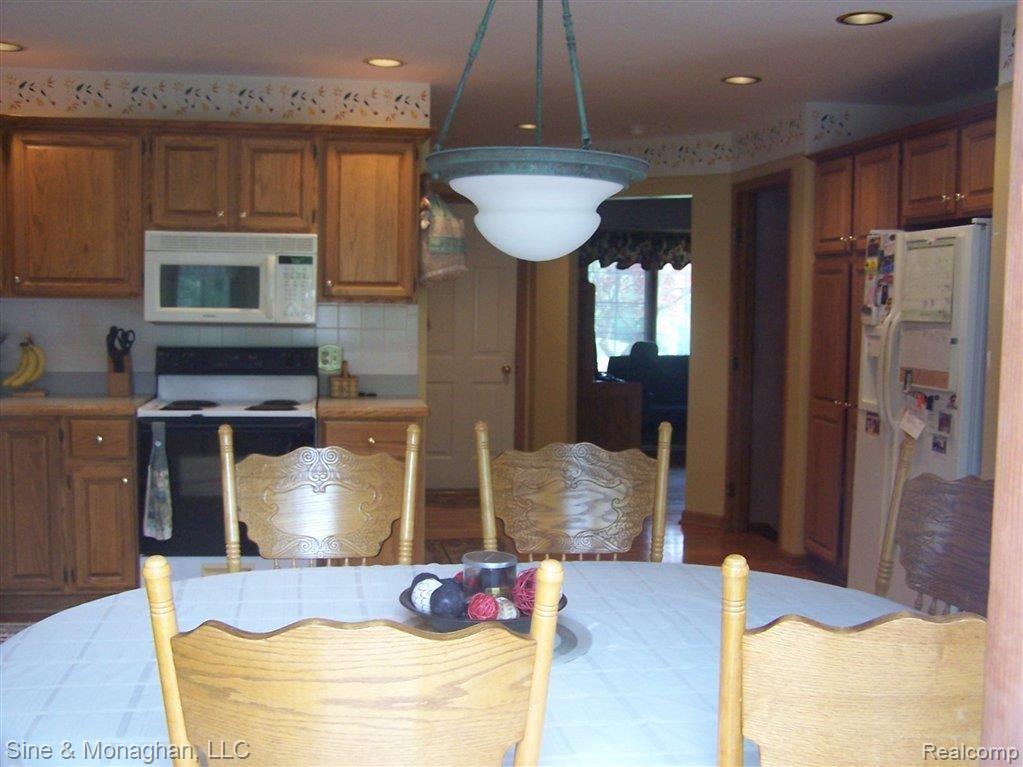 4256 Yankee Road St. Clair, MI 48079 - Photo 7 of 20 100_7727.JPG