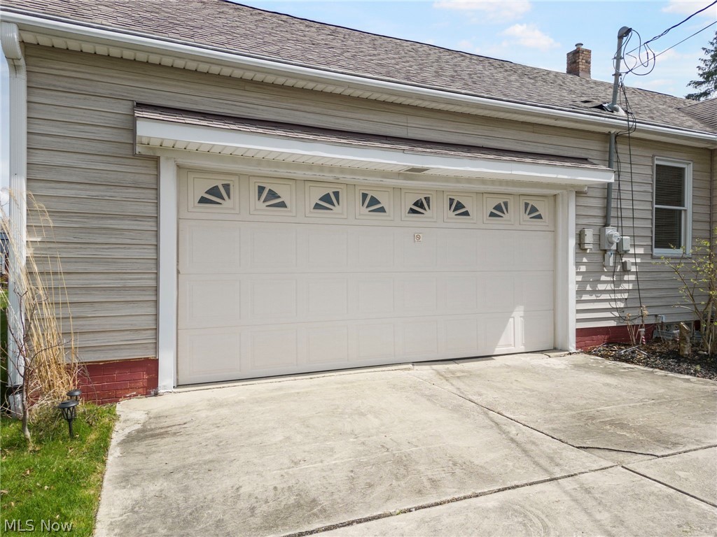 1850 South Sawburg Road Alliance, OH 44601 - Photo 6 of 39 View of 2-3 attached tandem garage