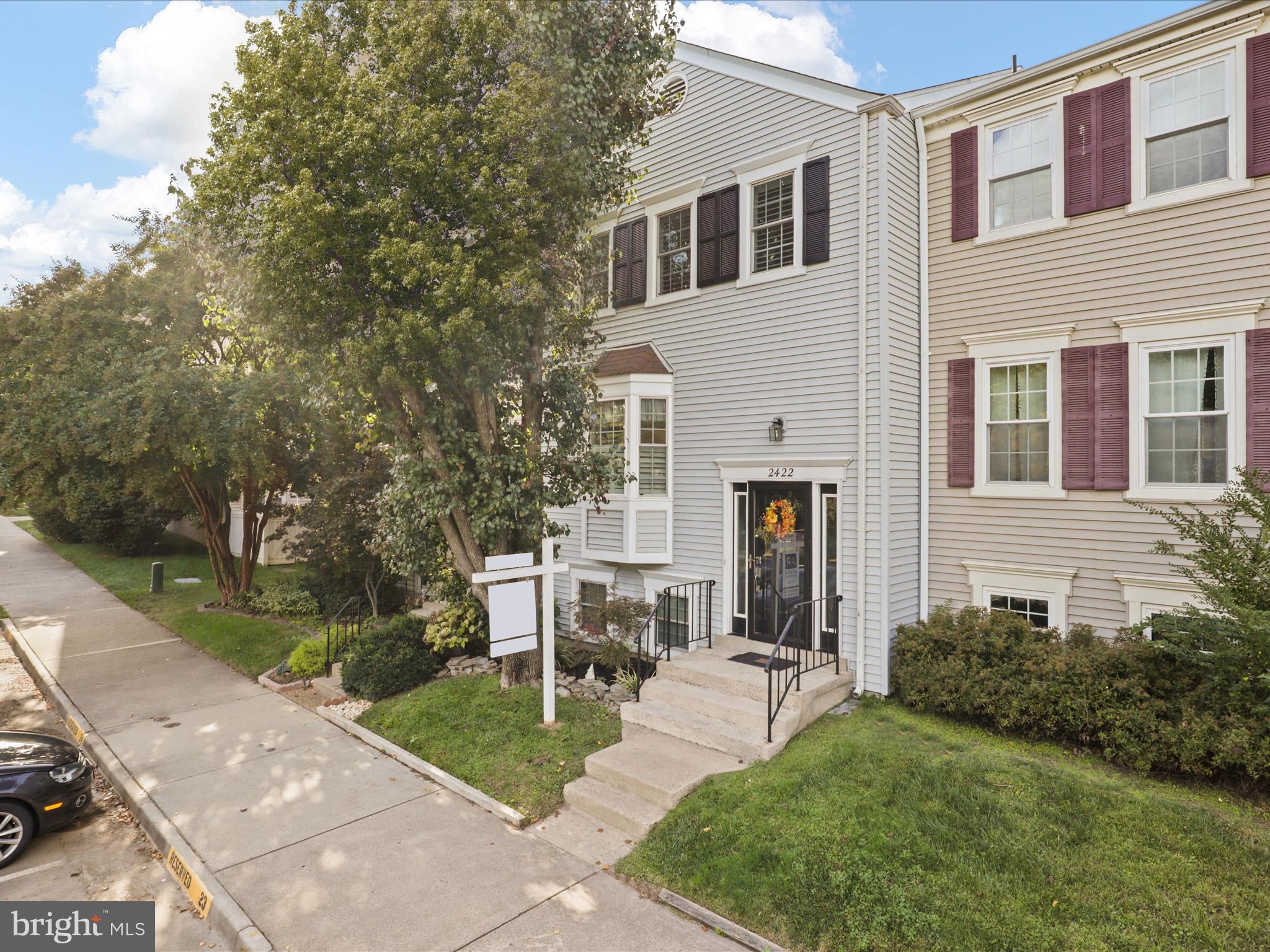 2422 Ridgehampton Court Reston, VA 20191 - Photo 3 of 43