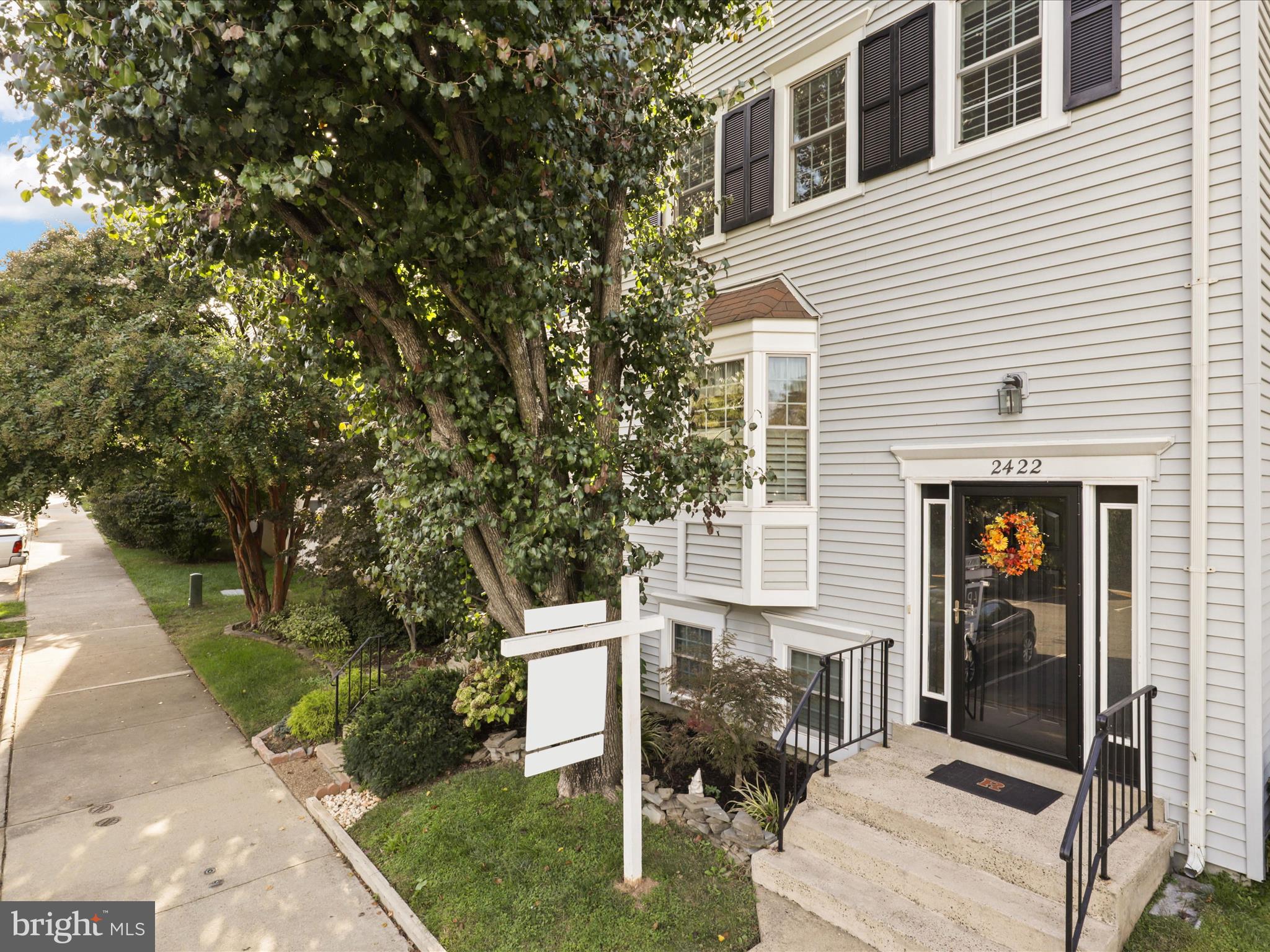 2422 Ridgehampton Court Reston, VA 20191 - Photo 4 of 43