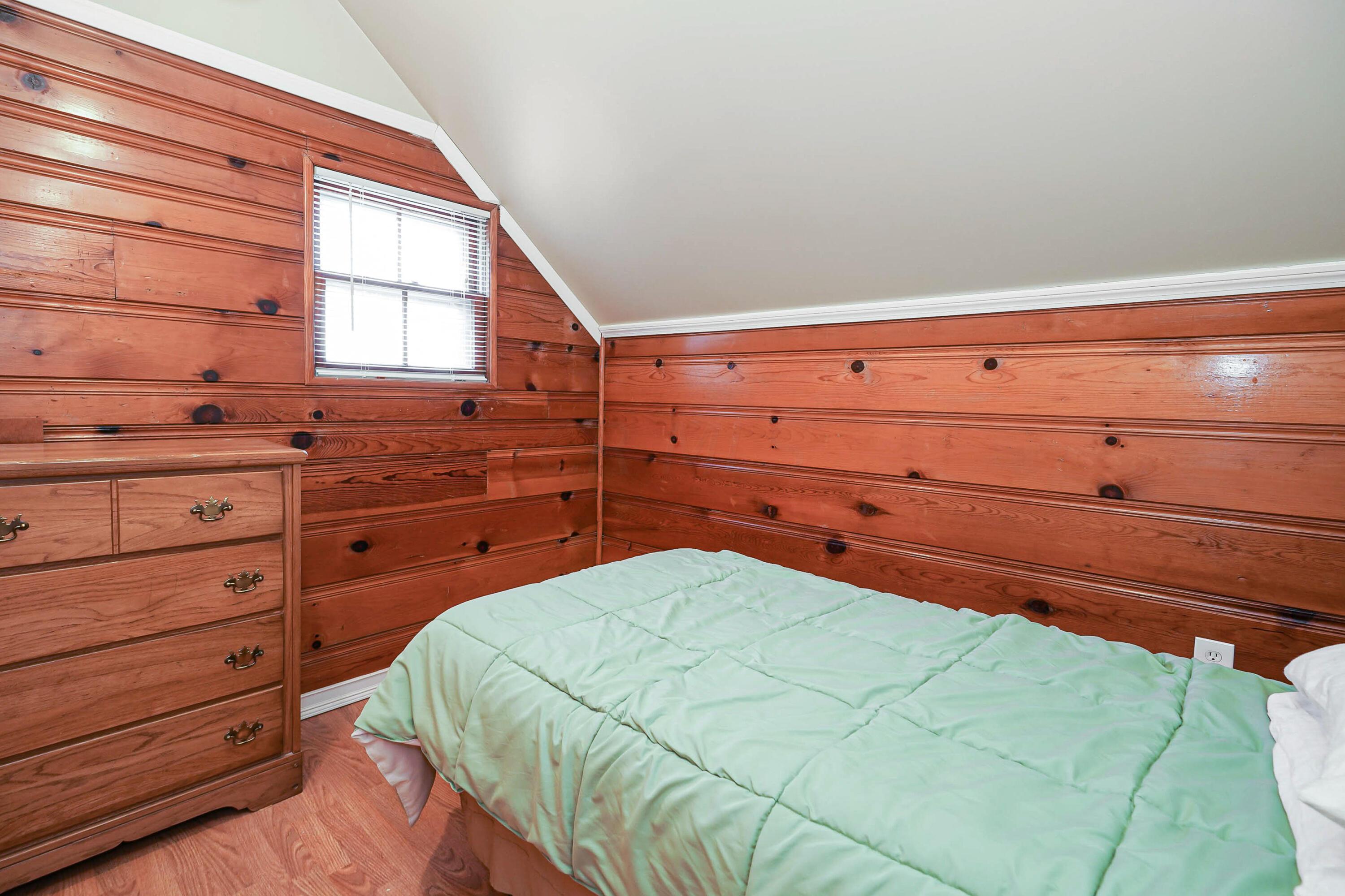 413 Darbyhurst Road Columbus, OH 43228 - Photo 22 of 34 Upstairs Bedroom #2