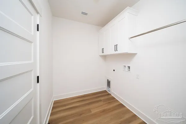 a view of utility room