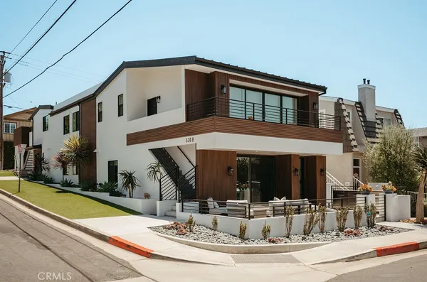 $5,690,000 | 520 Iris Avenue, Corona del Mar, CA 92625