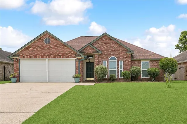 $265,000 | 27 Sandpiper Drive, Laplace, LA 70068