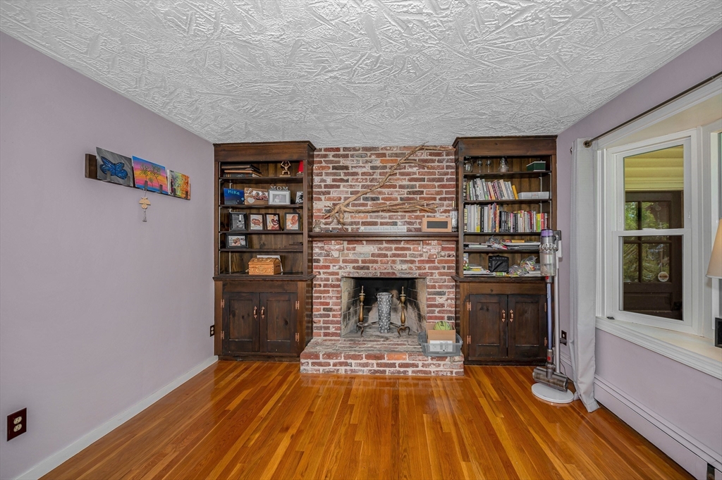 49 Countryside Road Grafton, MA 01536 - Photo 3 of 36