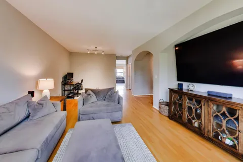 $550,000 | 1195 Georgetown Way, Vernon Hills, IL 60061