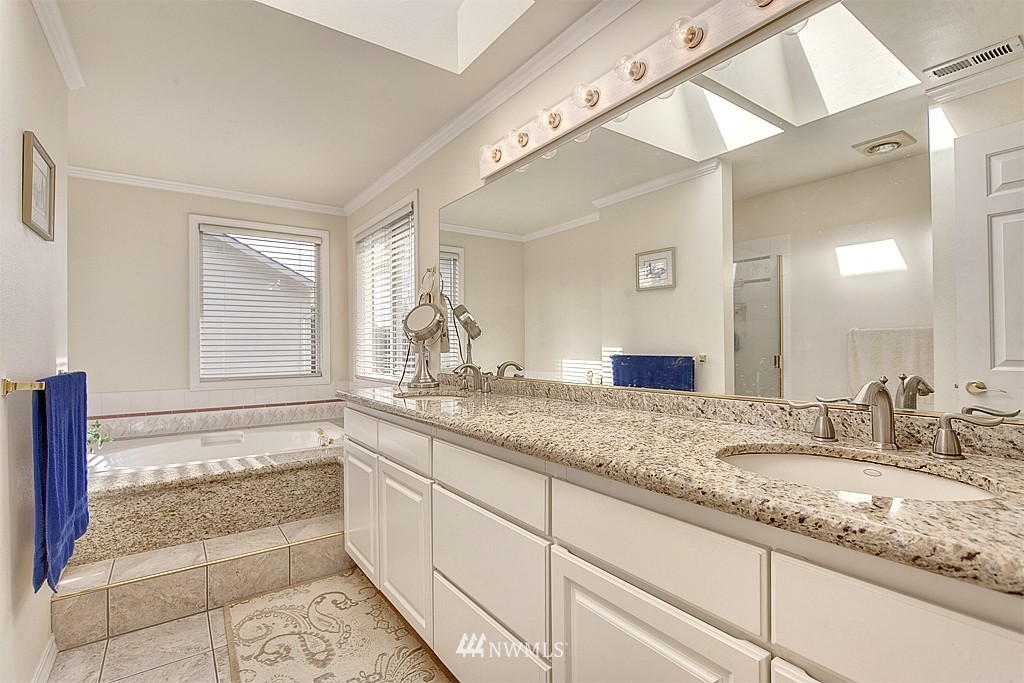 14521 144th Place Southeast Renton, WA 98059 - Photo 13 of 16 Gallery Image 13