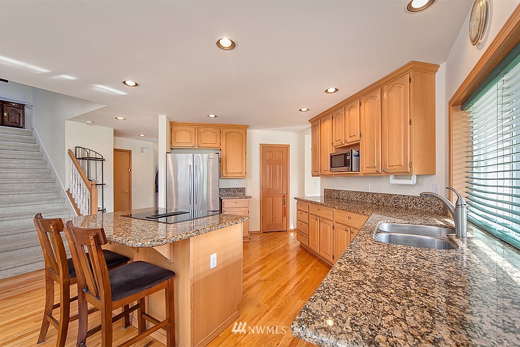 14521 144th Place Southeast Renton, WA 98059 - Photo 6 of 16 Gallery Image 6