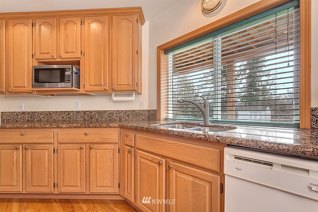 14521 144th Place Southeast Renton, WA 98059 - Photo 7 of 16 Gallery Image 7