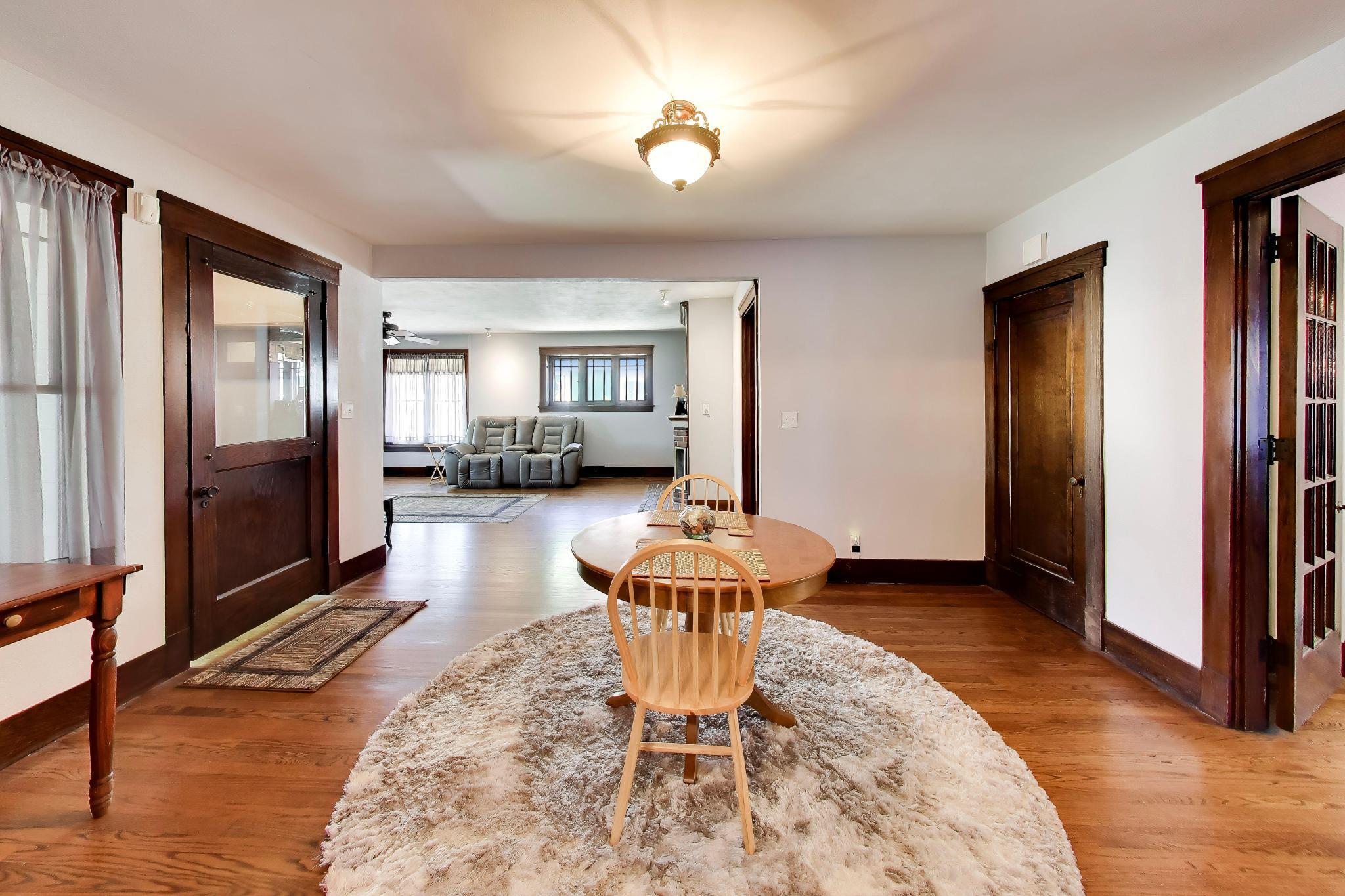 1429 College Avenue Racine, WI 53403 - Photo 8 of 42 Foyer