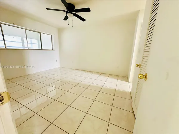 a view of a utility room