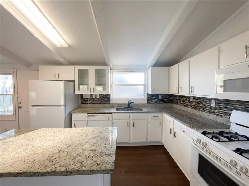 9509 Grandview Road Kansas City, MO 64137 - Photo 2 of 15