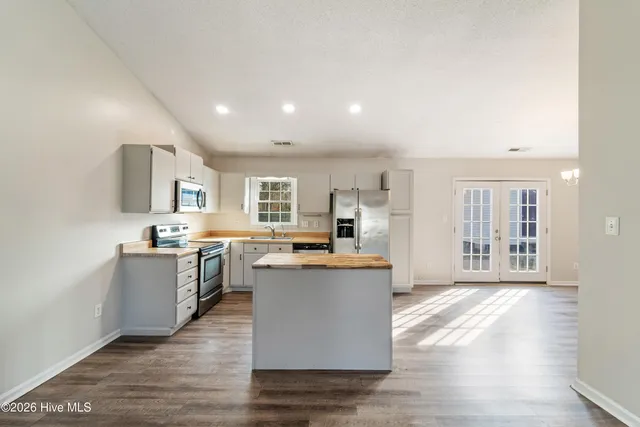 $1,695 | 500 Fieldstone Place, Jacksonville, NC 28546