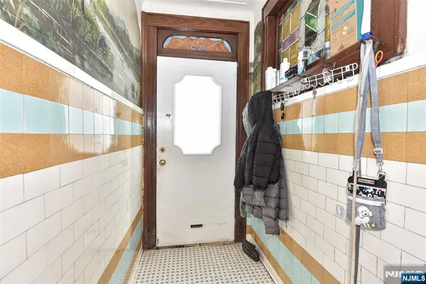 $580,000 | 423 North 8th Street, Fairview, NJ 07022